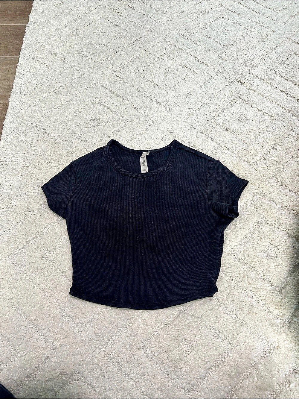 ALO Ribbed sea coast Short Sleeve Top in Black Size Medium Like New